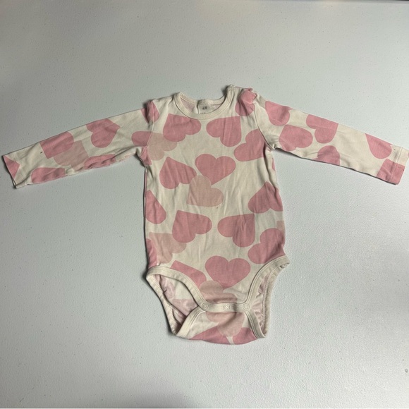Pink and White Heart Patterned Kids Onesies Set of 2 Size 18 Months - Picture 4 of 7